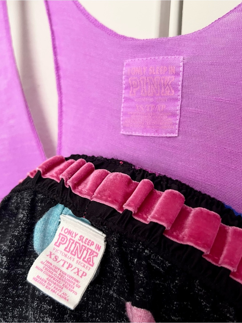RARE EXC • VS PINK “Warm Me Up” Tank & Sequin Heart Shorts Sleep Set • - Picture 14 of 15